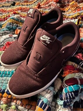 Nike SB Check Canvas Sneakers - Burgundy